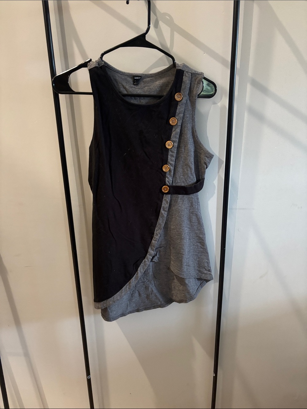 Sleeveless Two-Tone Button Detail Tank Top - Black & Gray